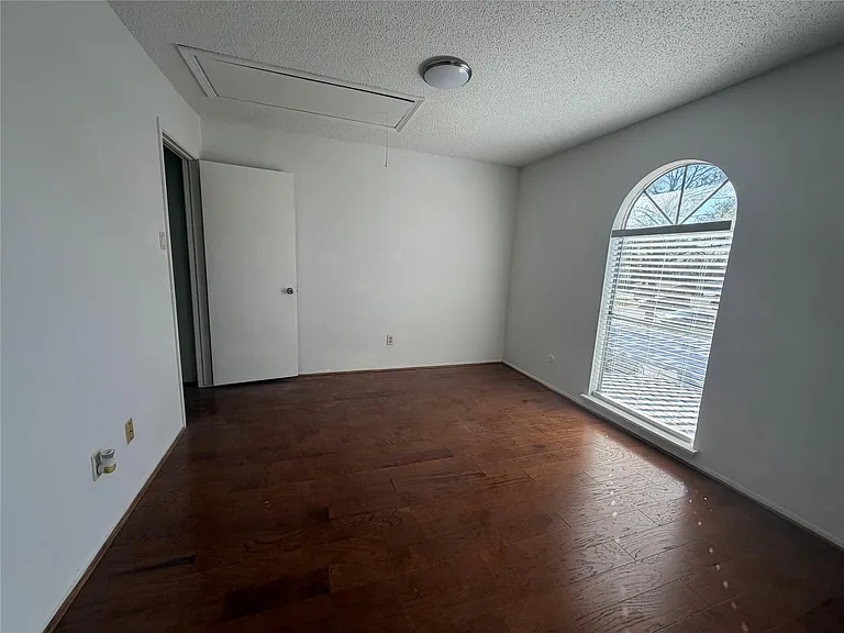 7821 Cook Rd — Photo 8
