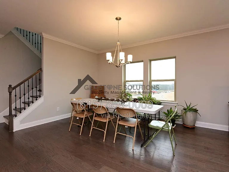 1028 Fenner Ln — Photo 16