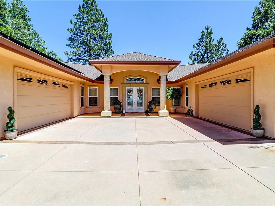 1st image of 1131 Sandalwood Dr