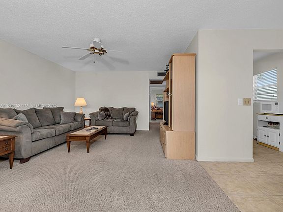 4th image of 200 Durham Cir #200-D