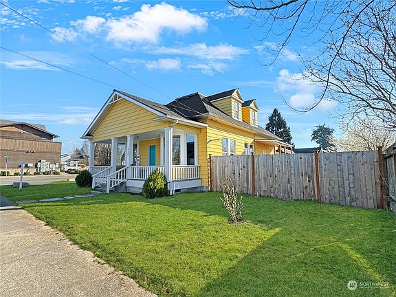 2nd image of 520 Beach Avenue