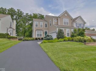 1811 Majestic Dr, Orefield, PA 18069