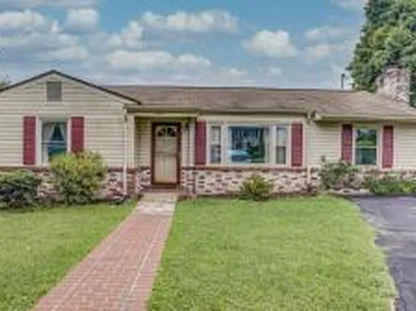 290 Bellemeade Cir, Bristol, VA 24201