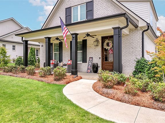 3rd image of 557 Arbor Dr