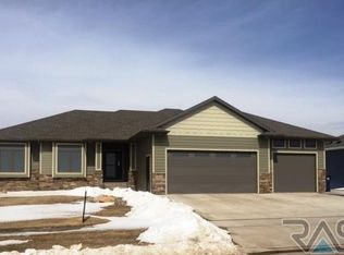 1812 W 88th St, Sioux Falls, SD 57108