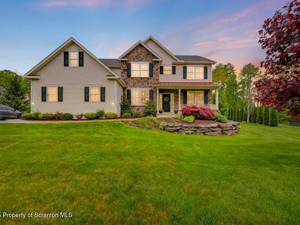 1034 Circle Green Dr #L-18, South Abington Township, PA 18411