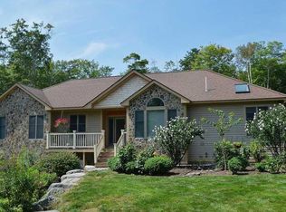 8 Blueberry Point Rd, Raymond, ME 04071