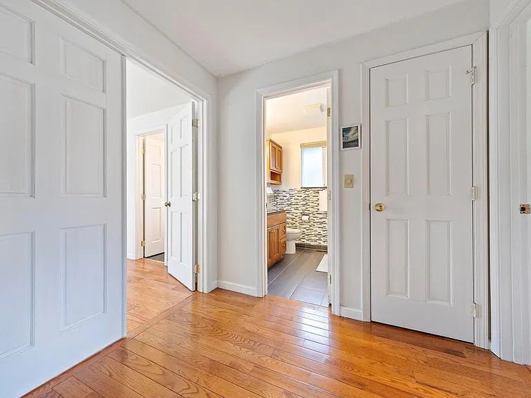 14717 SE 15th Pl — Photo 17