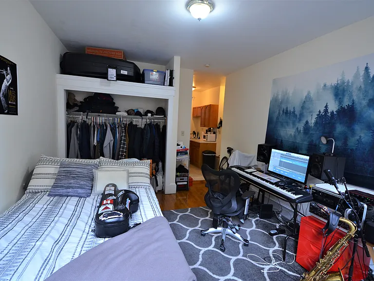 65 Burbank St #18 — Photo 5
