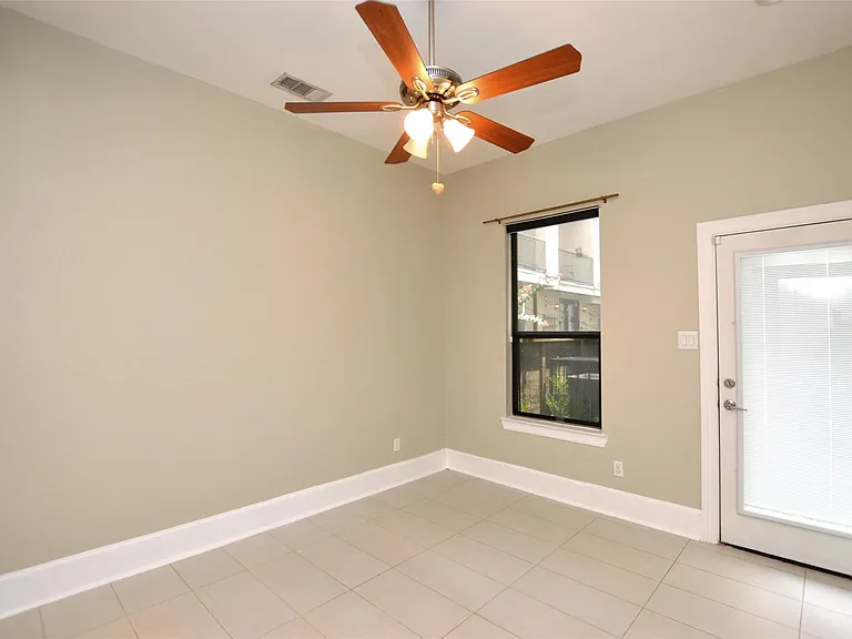 1538 W 23rd St #C — Photo 34