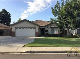 9811 Mona Lisa Ln, Bakersfield, CA 93312