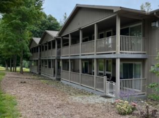 115 Saint Clair Ct #2E, Central City, PA 15926