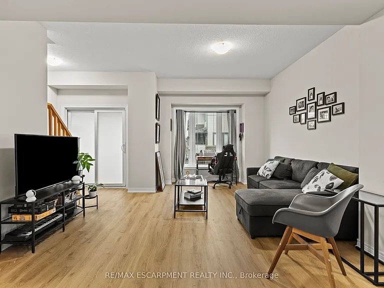 19 Picardy Dr #4 — Photo 14