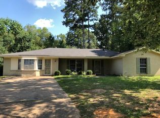 203 River Gln, Jackson, MS 39211