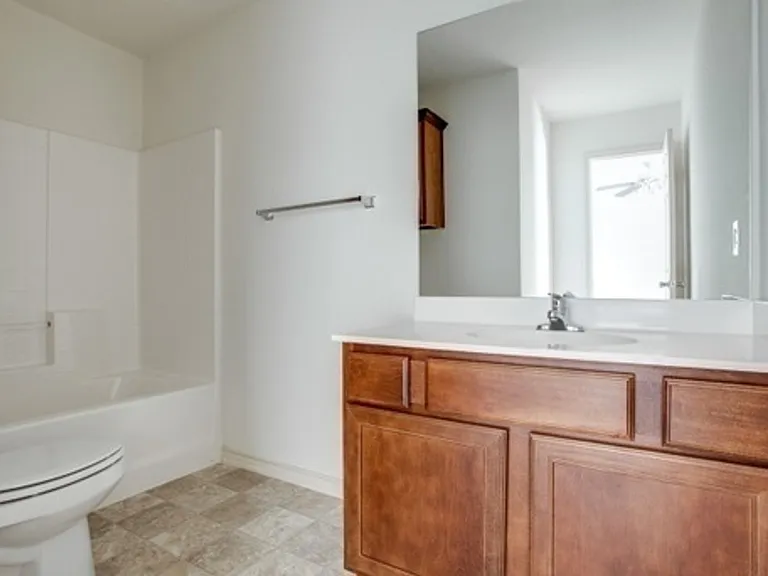 909 Parkplace Rdg — Photo 17