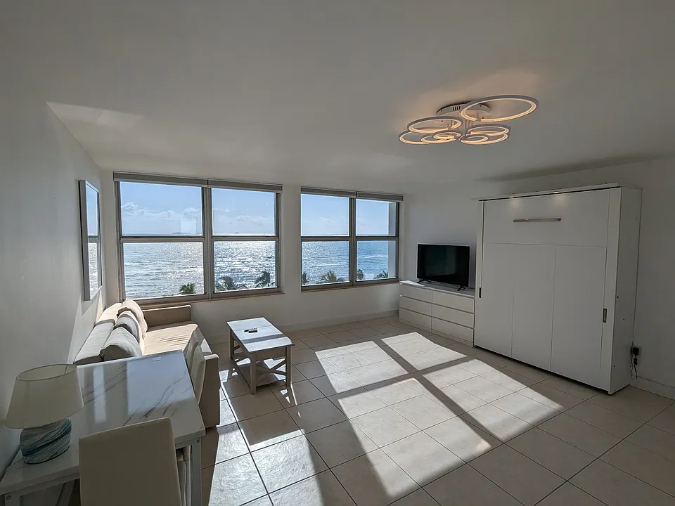 2899 Collins Ave #831