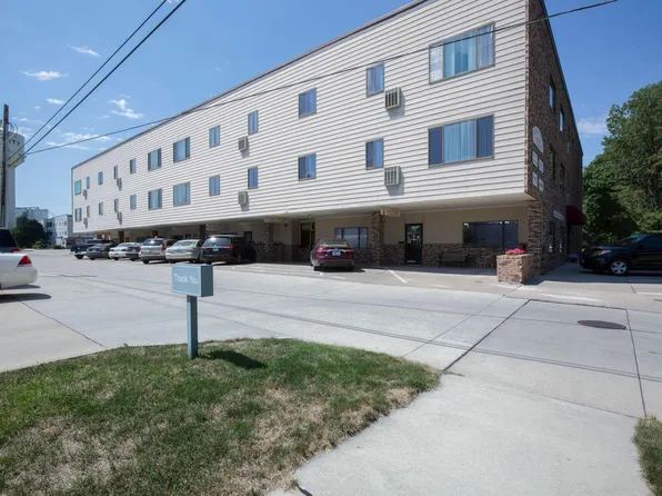 619 Elm Ave APT 208, Story City, IA 50248