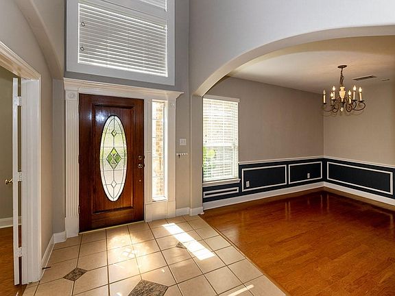 2nd image of 1709 Hidden Brook Ln