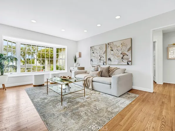 1320 1st St, Manhattan Beach, CA 90266