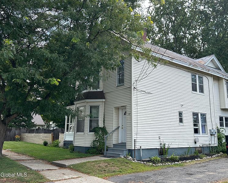 3rd image of 112 Center Street