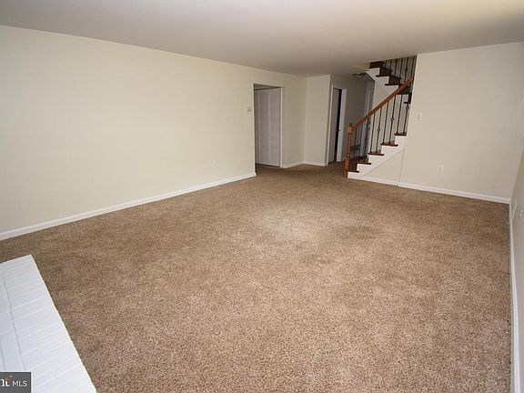 5th image of 3238 Brookmede Rd