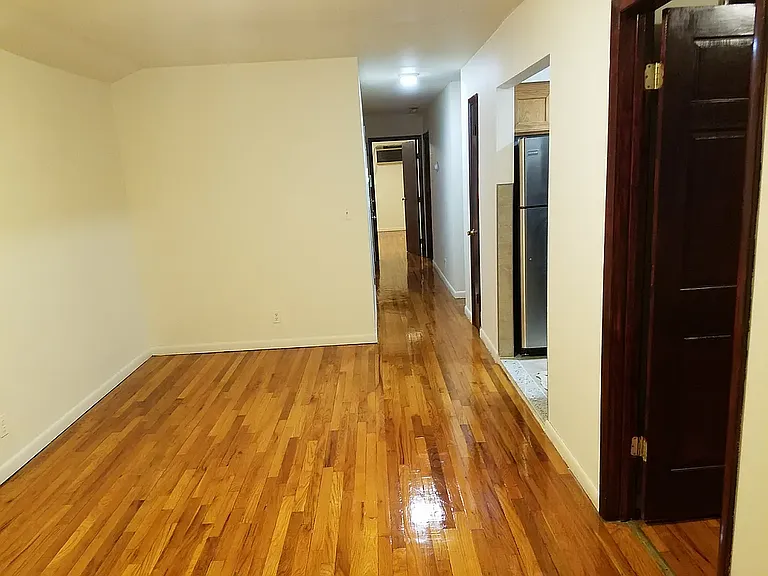 31-20 47th St #3 — Photo 4