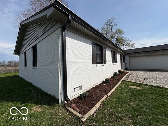 3rd image of 3689 S County Road 800 W
