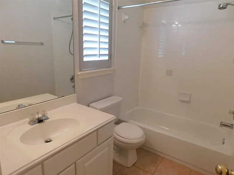 2710 Grants Lake Blvd #F4 — Photo 14
