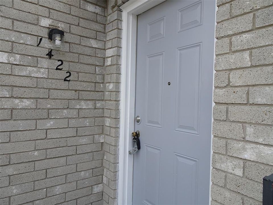 1st image of 9797 Leawood Blvd APT 1422