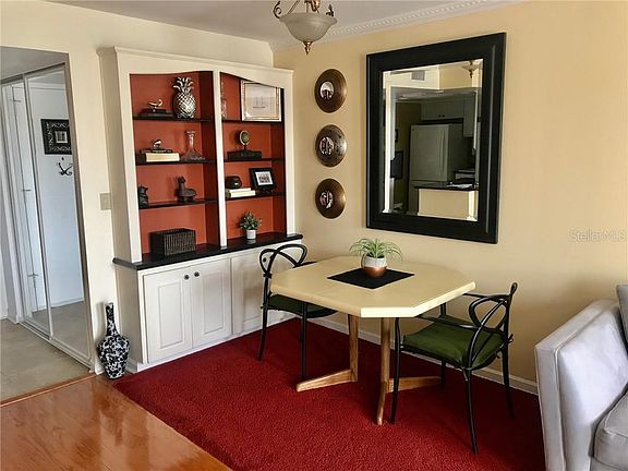 2nd image of 4015 Bayshore Blvd APT 4D