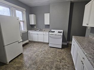 606-608 W 9th St, Davenport, IA