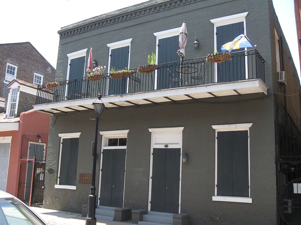 1st image of 433 Burgundy St #3