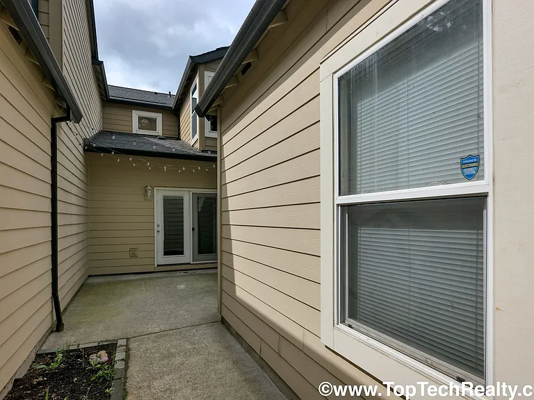 8165 NE Wilkins St — Photo 23