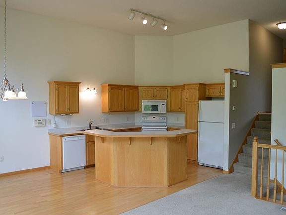 3rd image of 20642 Enfield Way N