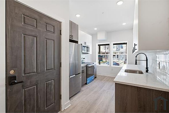 1st image of 669 N 39th St #2