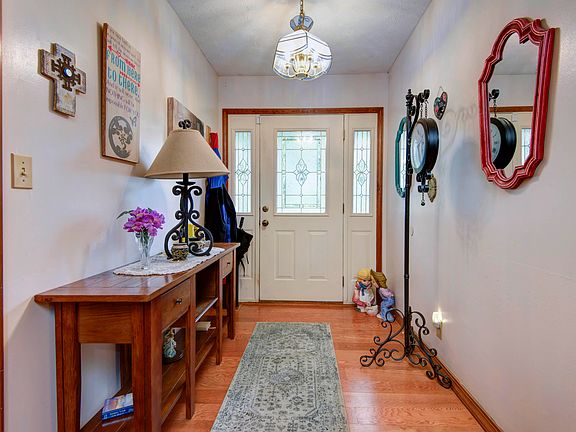 4th image of 21 Cricket Hill Lane