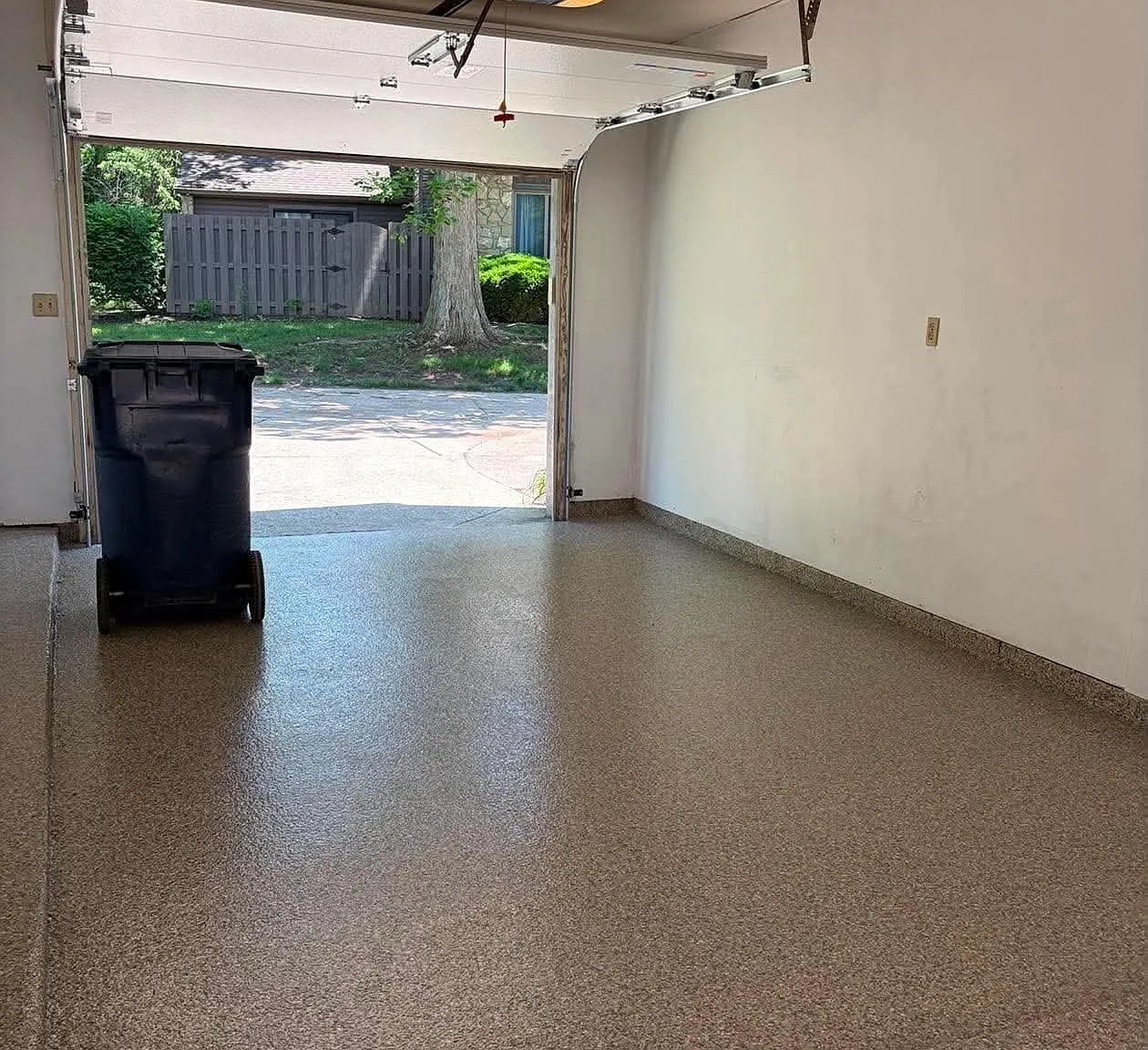Prime Fishers townhome: 2BR/2BA, garage, great location, low-maintenance rental. — Photo 3