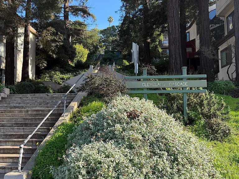 Merritt Ave — Photo 48