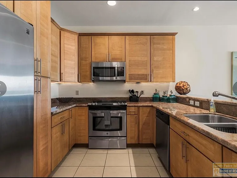 301 E Houston St #3202 — Photo 12