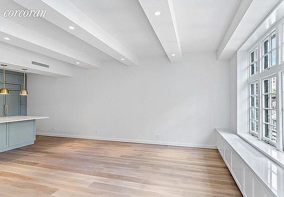 4th image of 40 E 62nd St APT 6W