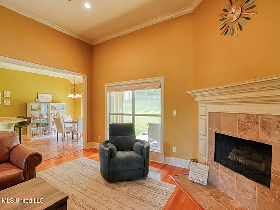 5th image of 125 Baileys Ridge Cir