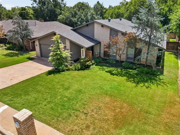 1212 Devonshire Ct, Edmond, OK 73034