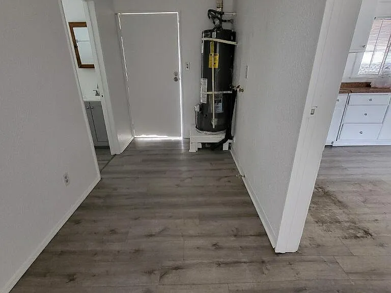 2323 N Mountain View Ave — Photo 6
