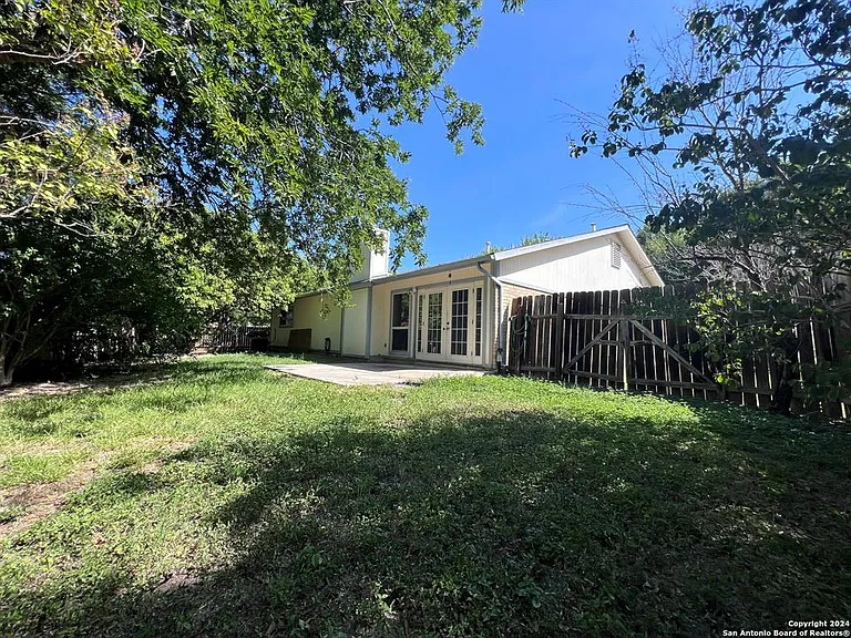 15007 Old Creek St — Photo 2