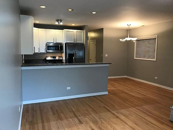 5th image of 724 N Willard Ct #1