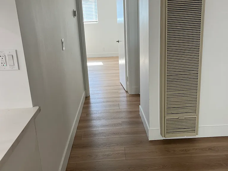 Villa Woods Apartments — Photo 40