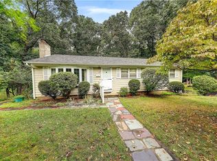 145 Maplewood Dr, East Greenwich, RI 02818