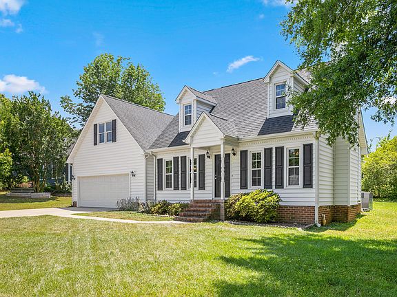 2nd image of 311 Old Farm Dr