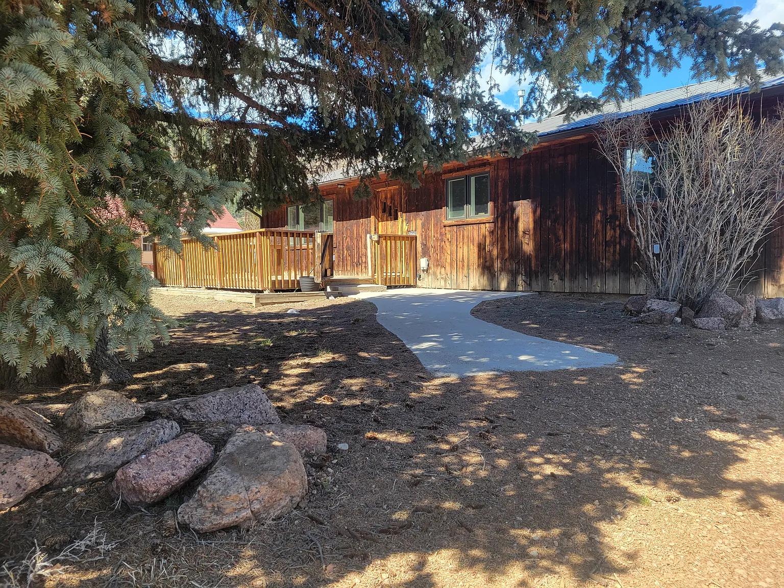 5 bed, 1400 sqft, $2,400 — Photo 1