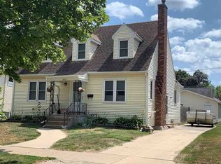 829 Home Park Blvd, Waterloo, IA 50701